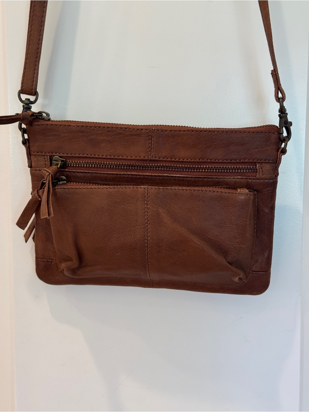 Vintage G.H. Bass & Co Brown Leather Crossbody Purse Multi Pocket